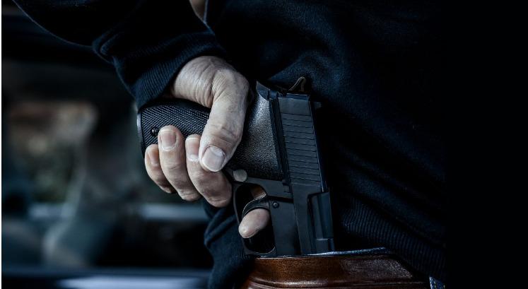 Comissão debate porte de arma para vigilantes fora do horário de serviço